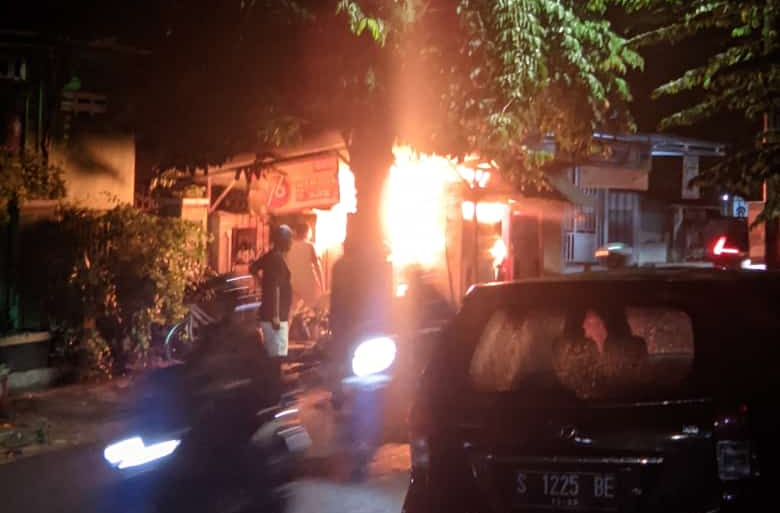 Sebuah SPBU Mini di Bojonegoro Terbakar Dimalam&nbsp;Takbiran