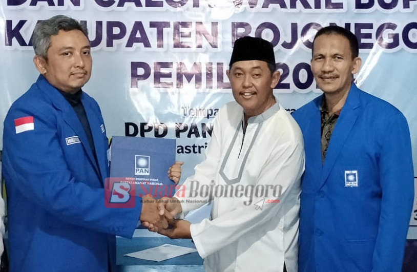 Wahyu Setiawan Daftarkan Diri Untuk Maju dalam Pilkada Dengan Serahkan Formulir ke&nbsp;PAN