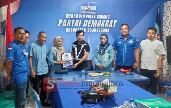 4 Orang Kembalikan Formulir Pendaftaran Bacabup Ke DPC Partai Demokrat, 1 Orang&nbsp;Disamarkan