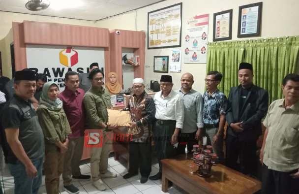 Bapaslon Bupati dan Wakil Bupati Independen Bojonegoro Ini Gugat Keputusan KPU&nbsp;Bojonegoro