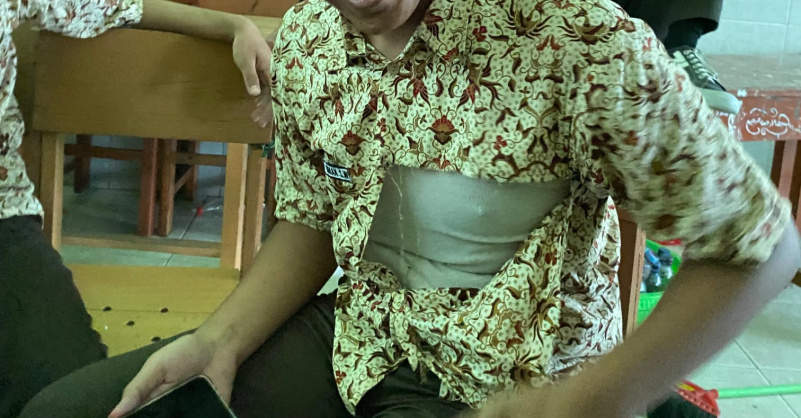 Diduga Oknum Guru MAN 1 Bojonegoro Sobek Baju&nbsp;Siswanya