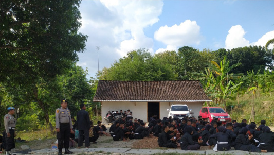 Polsek Gondang Amankan Tes Ayam Jago Cawar&nbsp;PSHT