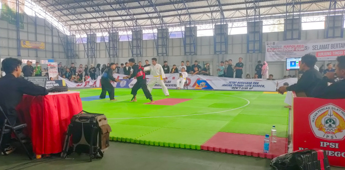 AKBP Mario Prahatinto Beri Kesempatan Atlit Silat Untuk Berprestasi Melalui Kapolres Bojonegoro Cup ke 3 Tahun 2024