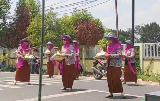 Tema Local Wisdom Warnai Karnaval Budaya Desa&nbsp;Pacul